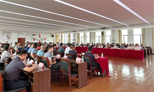 側(cè)面全景.jpg 側(cè)面全景.jpg