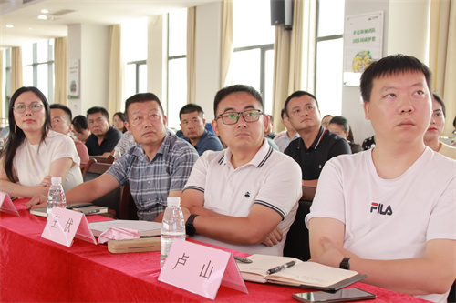 會場人員特寫2.jpg 會場人員特寫2.jpg