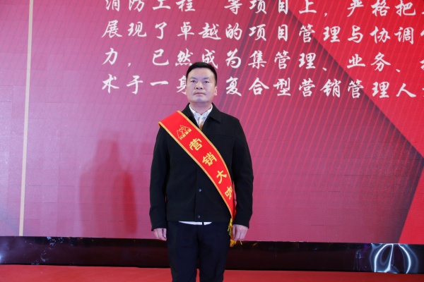 張遠(yuǎn)濤.jpg 張遠(yuǎn)濤.jpg